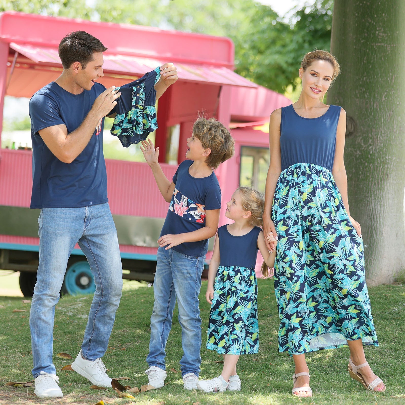 Family Matching Floral Print Dresses & T-shirts Sets