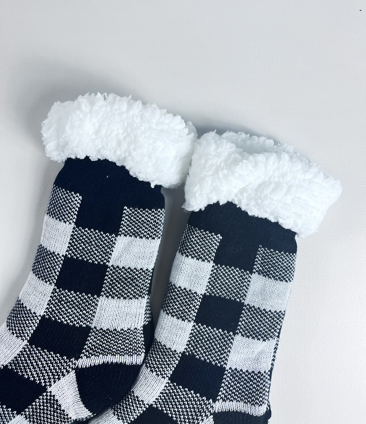 Cozy Winter Fleece Non-Slip Grip Socks For Women With Thick Cushioning