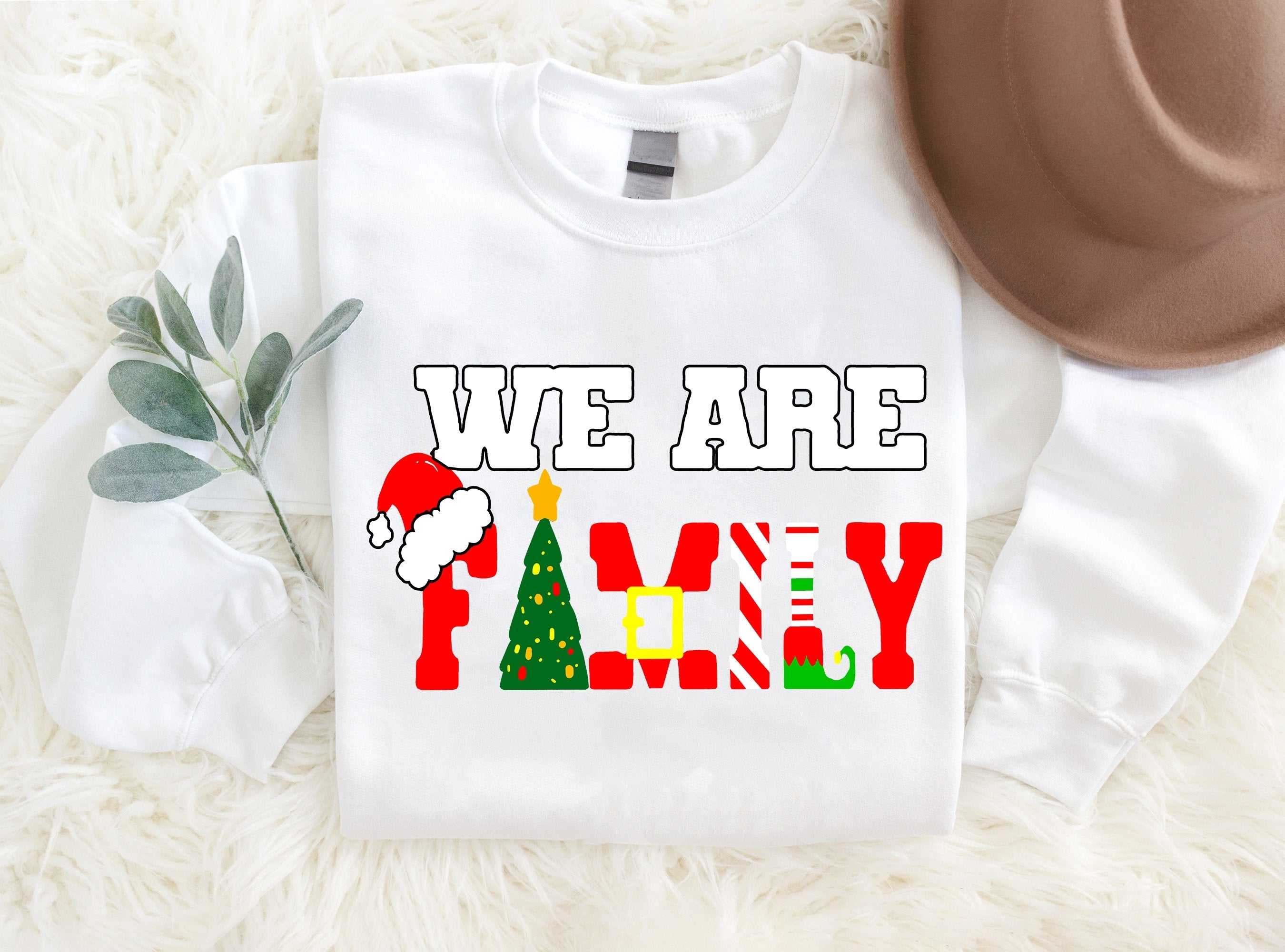 'We Are Family' Colorful Letter Pattern Family Christmas Matching Pajamas Tops Cute White Long Sleeve Sweatshirt With Dog Bandana